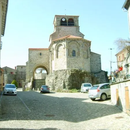 Dans Un Village Medieval
